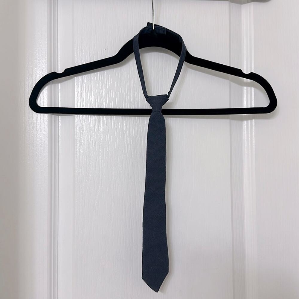 Crazy 8 kids tie